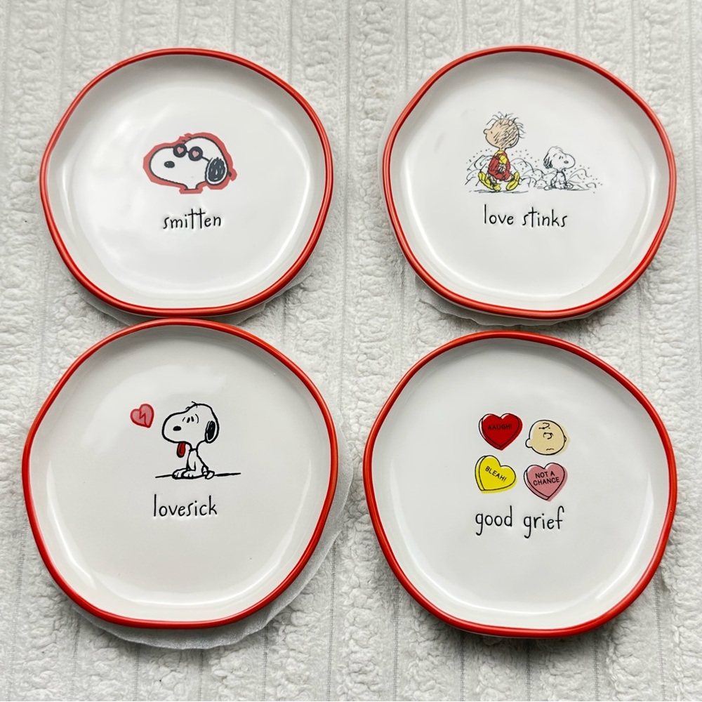 Rae Dunn Snoopy Peanuts Plates